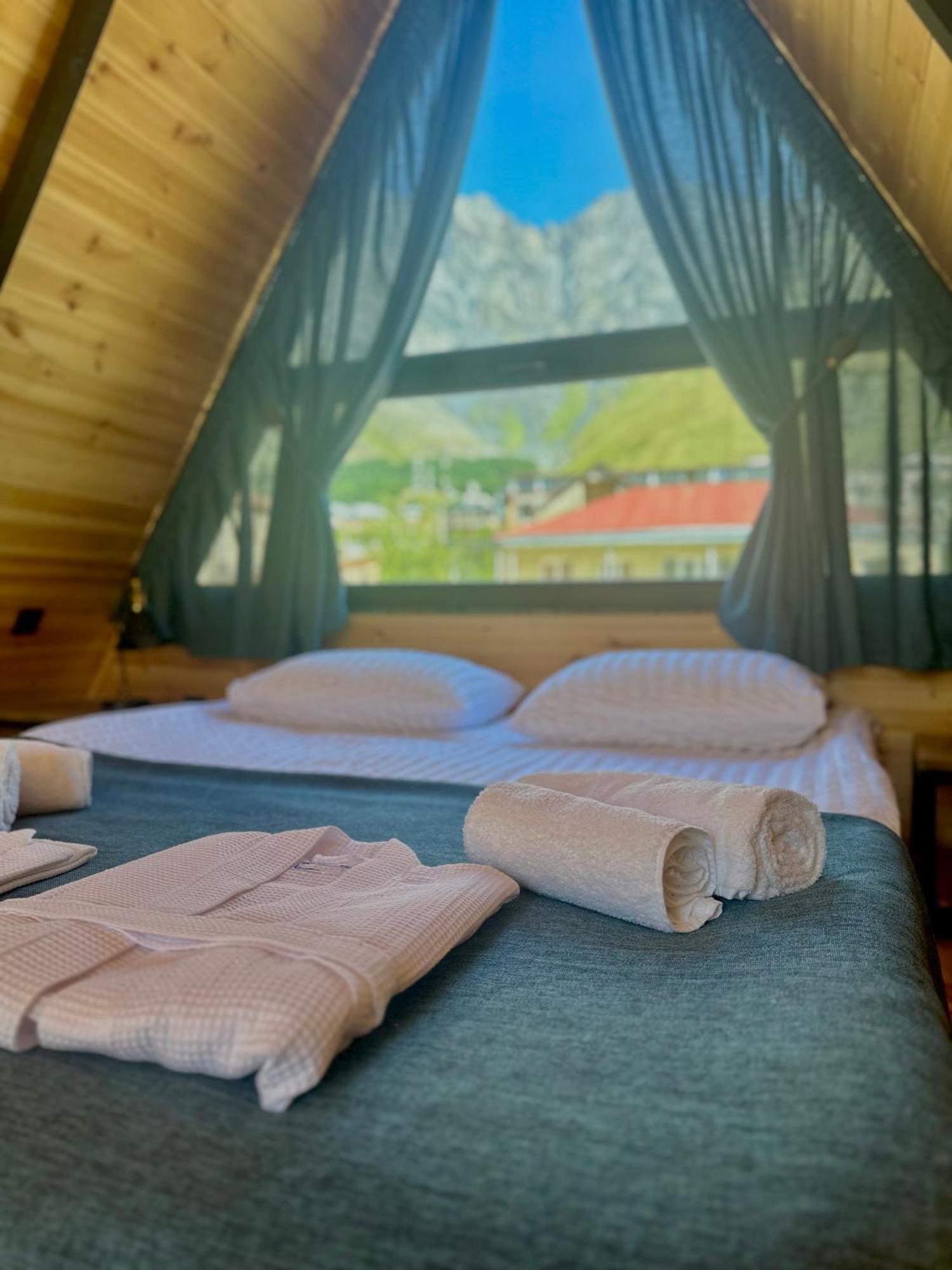 Edelweiss Cottage Kazbegi Buitenkant foto