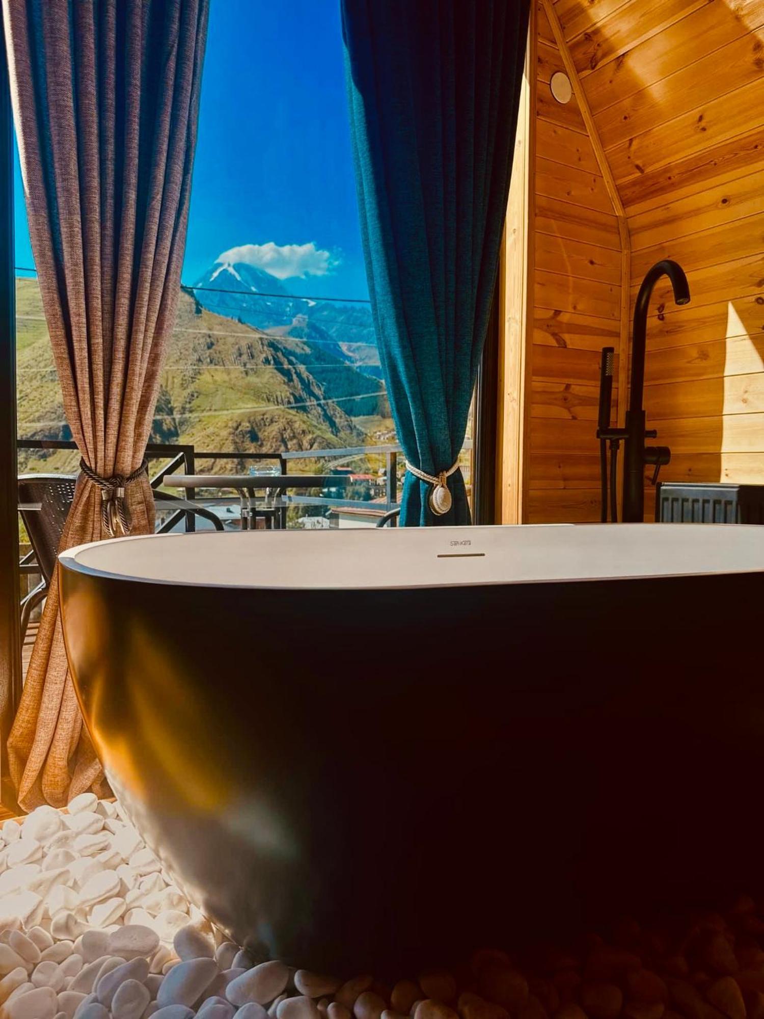 Edelweiss Cottage Kazbegi Buitenkant foto