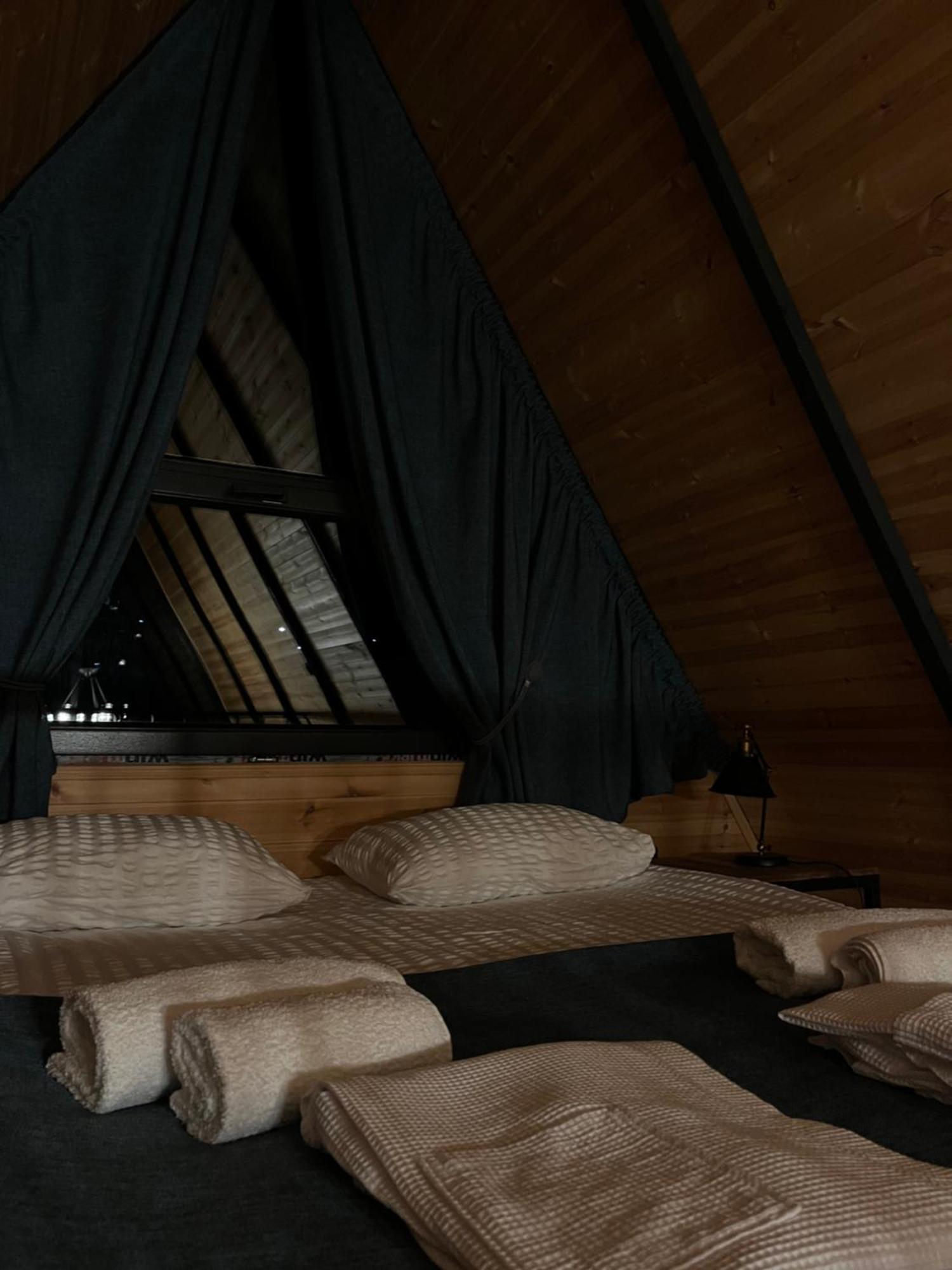 Edelweiss Cottage Kazbegi Buitenkant foto