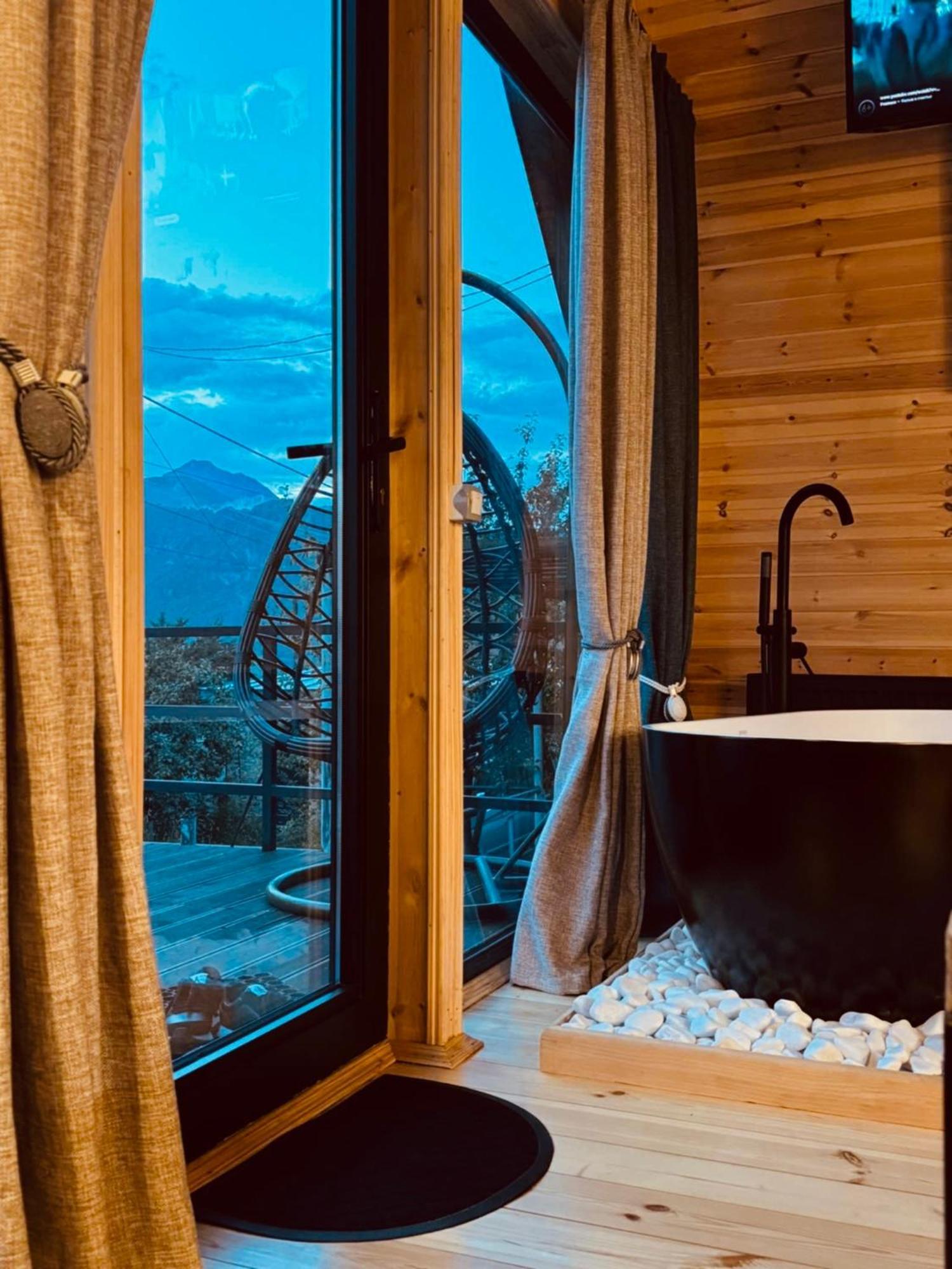 Edelweiss Cottage Kazbegi Buitenkant foto