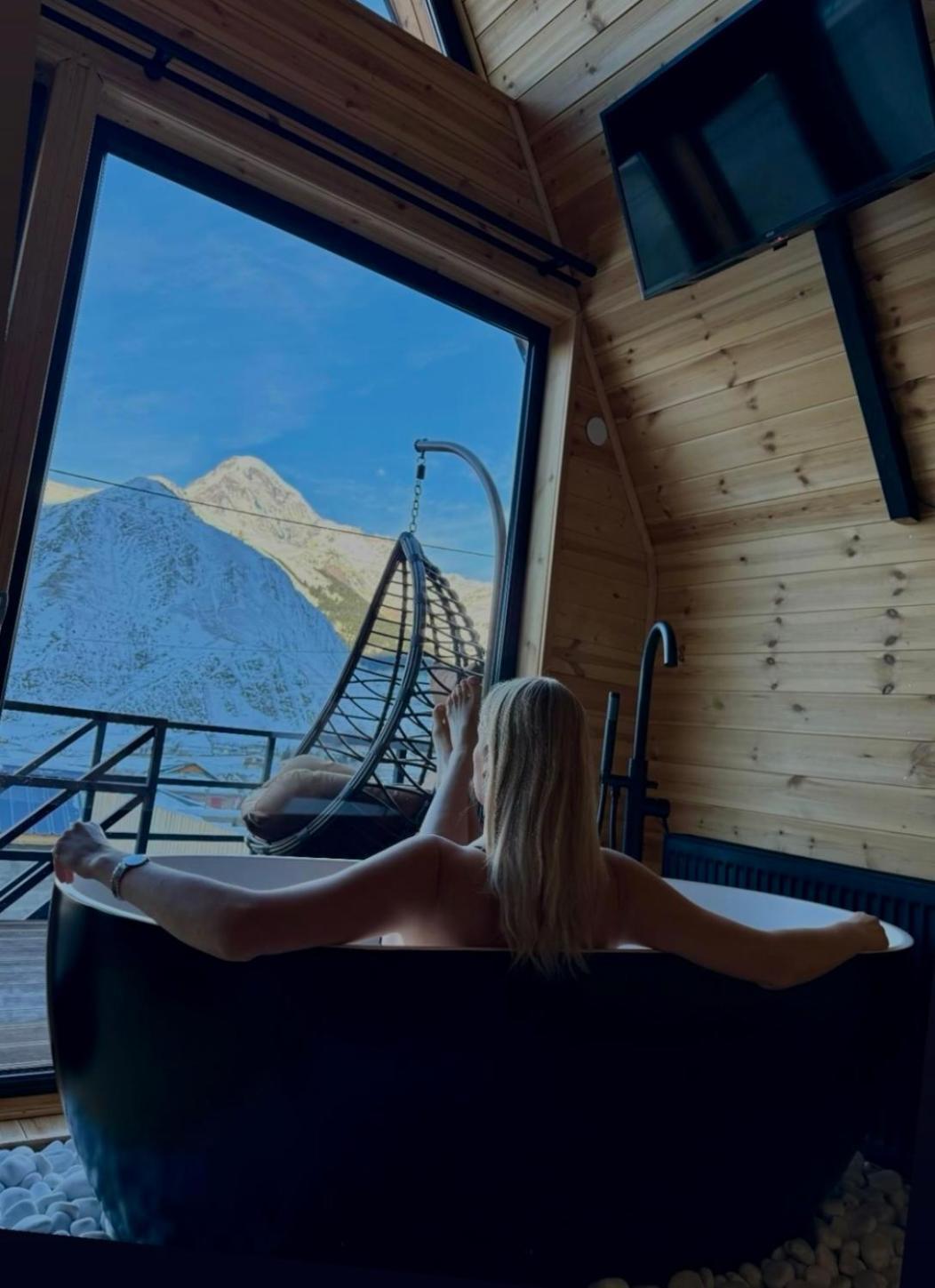 Edelweiss Cottage Kazbegi Buitenkant foto