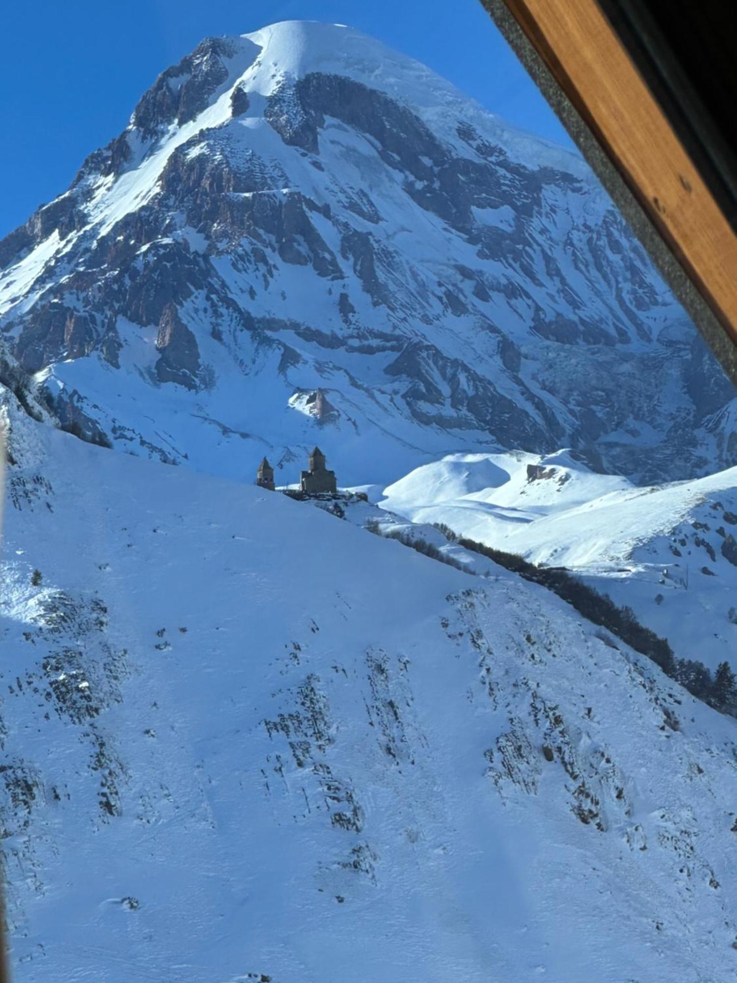 Edelweiss Cottage Kazbegi Buitenkant foto
