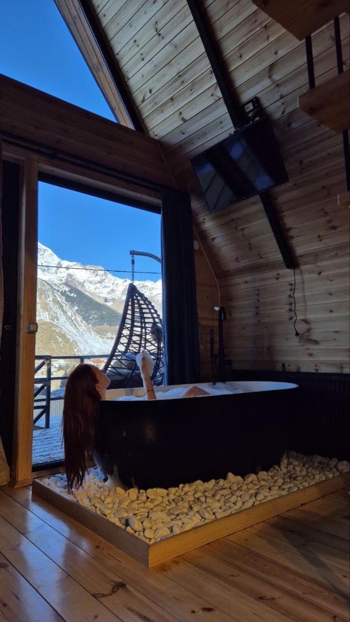 Edelweiss Cottage Kazbegi Buitenkant foto