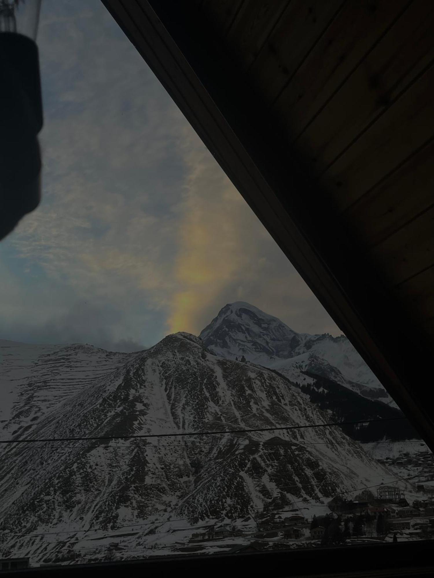 Edelweiss Cottage Kazbegi Buitenkant foto